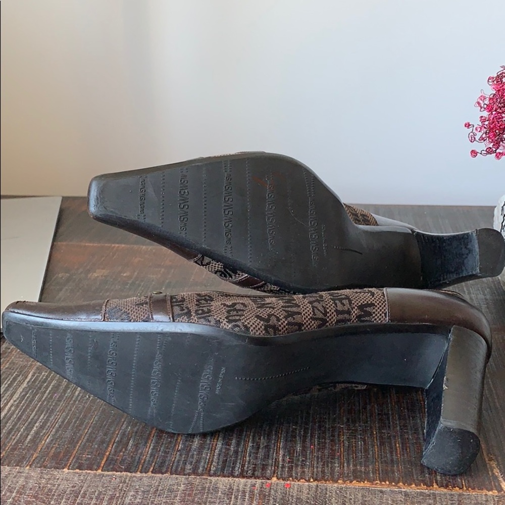 Stuart Weitzman shoe - Picture 7 of 7